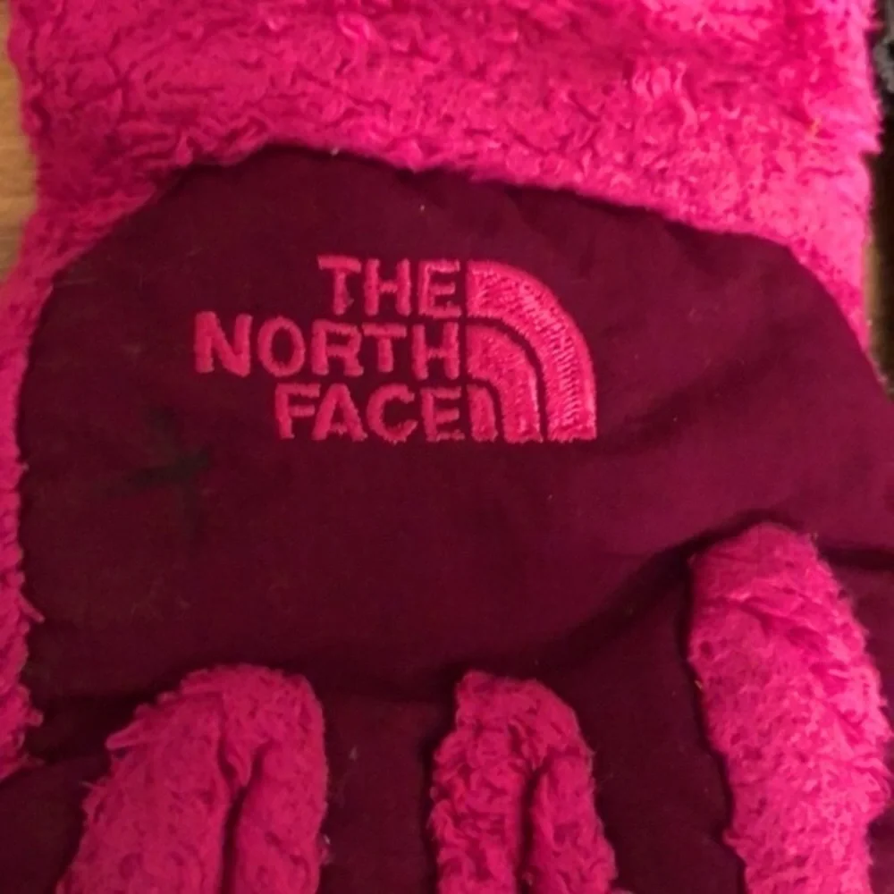 The North Face Pink Fleece Winter Gloves small/petite